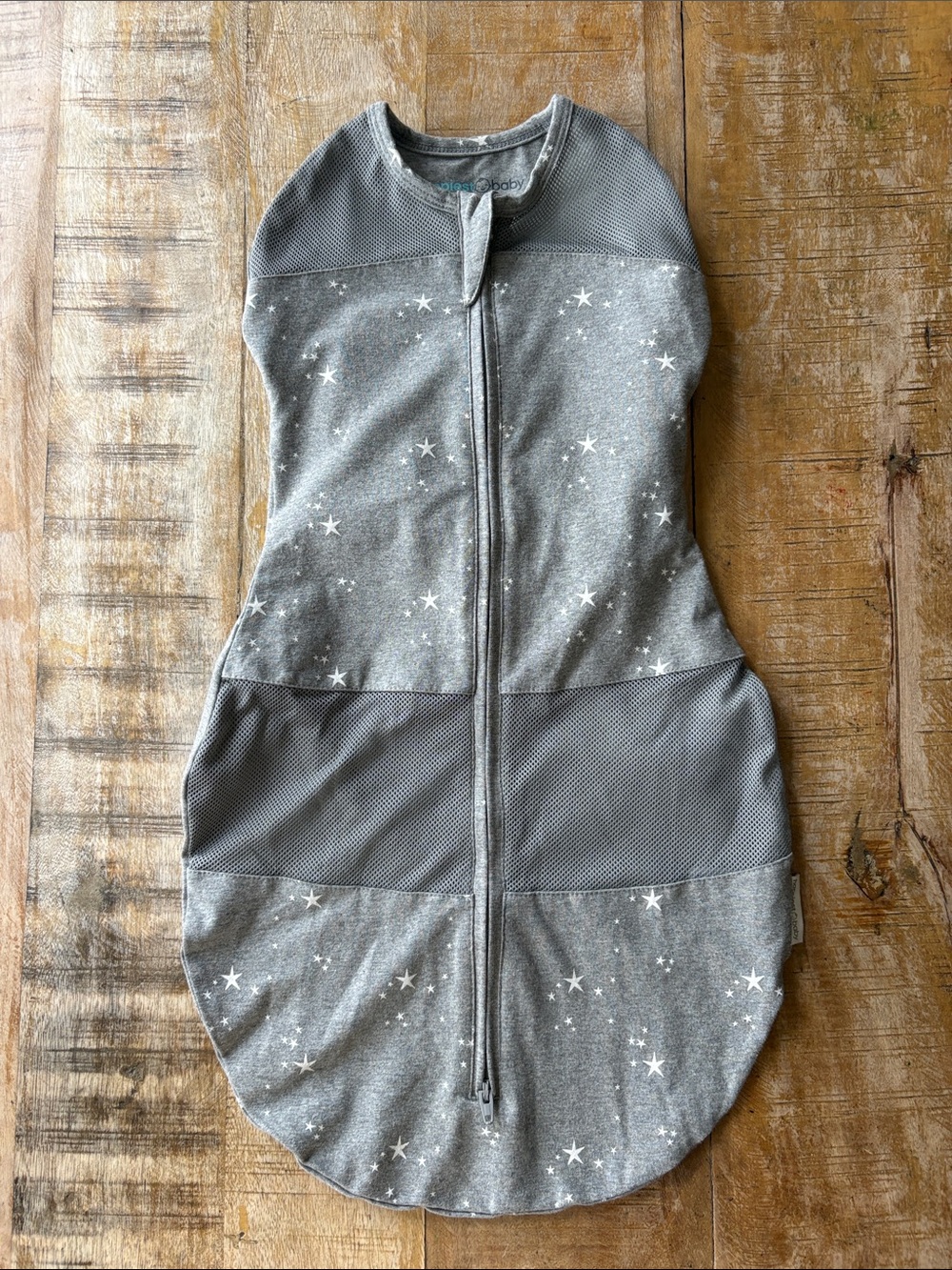 NWOT Happiest Baby Grey Star Sleep Sack M(2-4m, 12-18lbs)